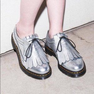 Dr. Martens 3989 Metallic Kiltie oxfords in  Silver Santos Shoes Size 6